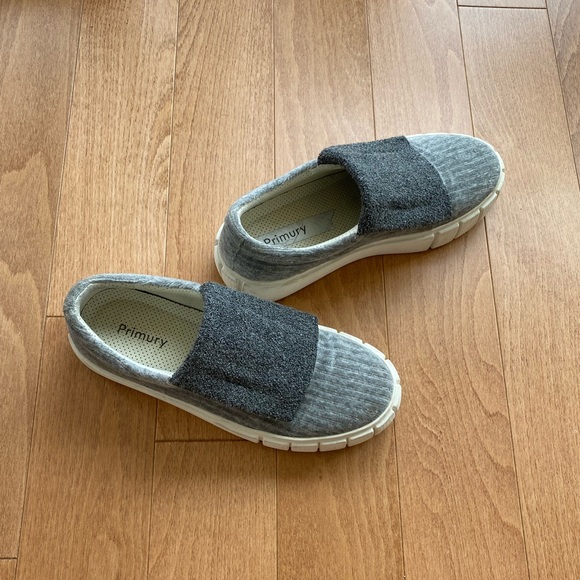 Primury Platform Slip-On Sneakers - Picture 2 of 4